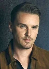Riley Smith
as Ryan Hudson