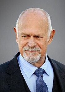 Gerald McRaney
as Retired Navy Admiral Hollace Kilbride