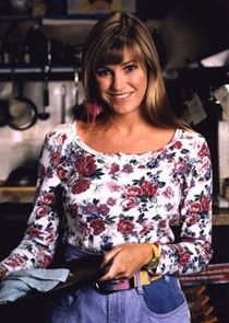 Cynthia Geary
as Shelly Marie Tambo