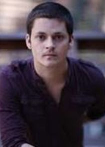 Cameron Finley
as Gus Main