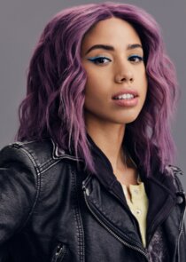 Camila Moreno
as Lourdes