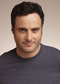 Dominic Fumusa
as Kevin Peyton