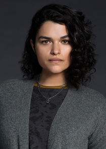 Eve Harlow
as Gina Graham