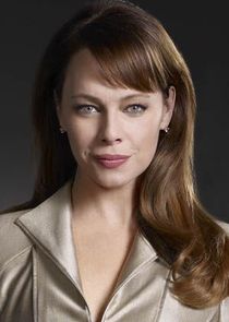 Melinda Clarke
as Amanda