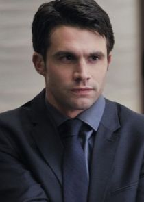 Dillon Casey
as Sean Pierce