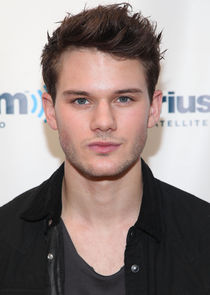 Jeremy Irvine
as Henry Beauchamp