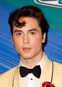 Benito Skinner
as Benny Scanlon