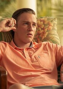 Drew Starkey
as Rafe Cameron