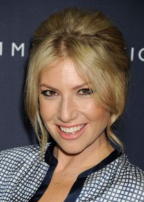 Ari Graynor
as Caroline