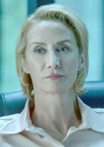 Janet McTeer
as Helen Pierce