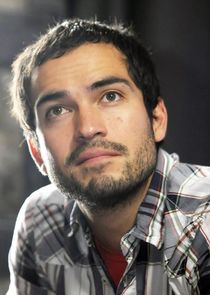Alfonso Herrera
as Javi Elizondro