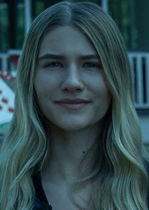 Sofia Hublitz
as Charlotte Byrde