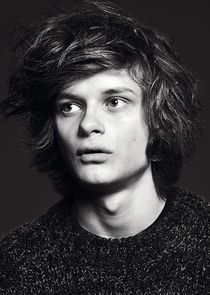 Charlie Tahan
as Wyatt Langmore
