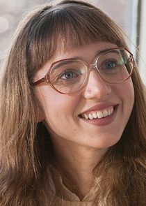 Zoe Kazan
as Denise Thibodeau