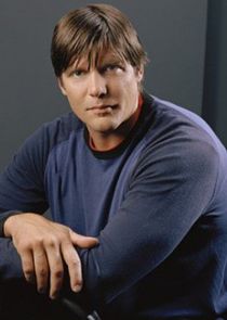 Paul Johansson
as Dan Scott