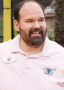Mel Rodriguez
as Ernie