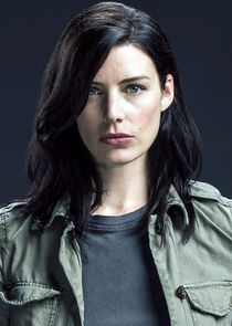 Jessica Paré
as Mandy Ellis