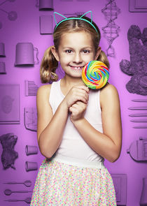 Oakley Bull
as Leila Bennett