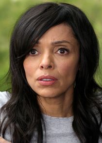 Tamara Taylor
as Deloris Allen