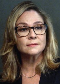 Megan Follows
as Edith Mooreland