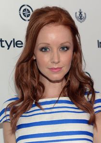 Lindy Booth
as Holly Culverson