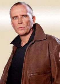 Peter Weller
as Chuck Taggart