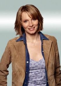 Tamara Craig Thomas
as Angela Perry