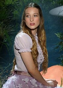 Sophie Lowe
as Alice