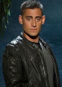 Michael Socha
as Knave of Hearts