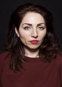 Nazmiye Oral
as Leyla Bulut