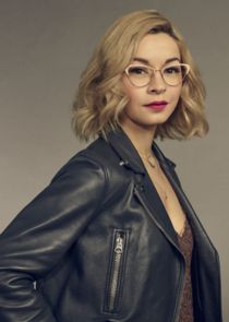 Julia Chan
as Pepper Smith