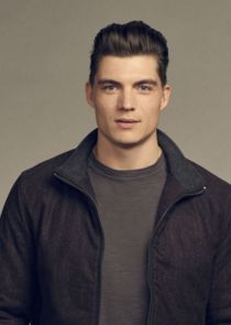 Zane Holtz
as K.O. Kelly