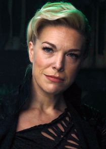 Hannah Waddingham
as Jax-Ur