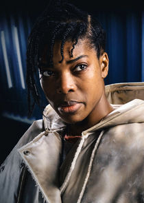 Ann Ogbomo
as Jayna-Zod