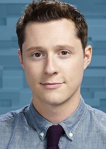 Noah Reid
as Kevin