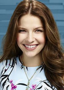 Paige Spara
as Audrey Piatigorsky