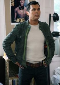 Adam Beach
as Detective Chester Lake