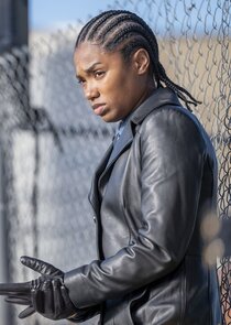 Nona Parker Johnson
as Carmen 