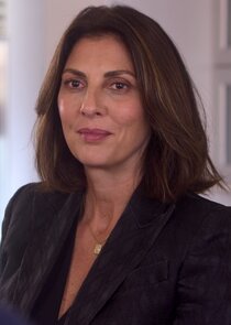 Gina Bellman
as Sophie Devereaux