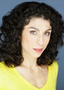 Lara Arabian
as Emmanuelle