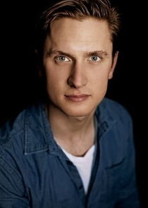 Mikkel Boe Følsgaard
as Gérard de Villefort