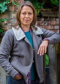Nicola Walker
as Gillian