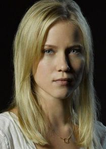 Jessy Schram
as Christine Kendal