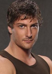 Daniel Lissing
as Petty Officer James King