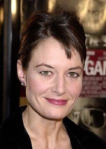 Catherine McCormack
as Theresa Leary