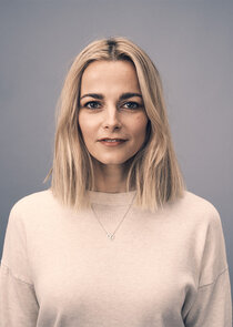 Bojana Novakovic
as Clara Mathieson