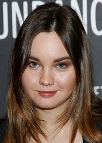 Liana Liberato
as Jennie Brady
