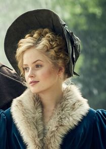 Ellie Bamber
as Cosette