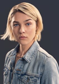 Zyra Gorecki
as Izzy Harris