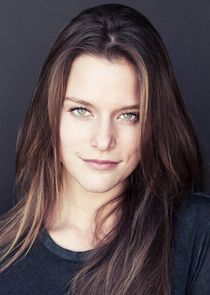 Kim Cloutier
as Anik Archambault